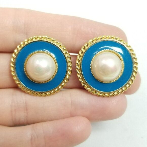 Vintage LIA Blue Enamel, White and Gold Tone Round Dome Stud Earrings, Signed - Picture 7 of 7